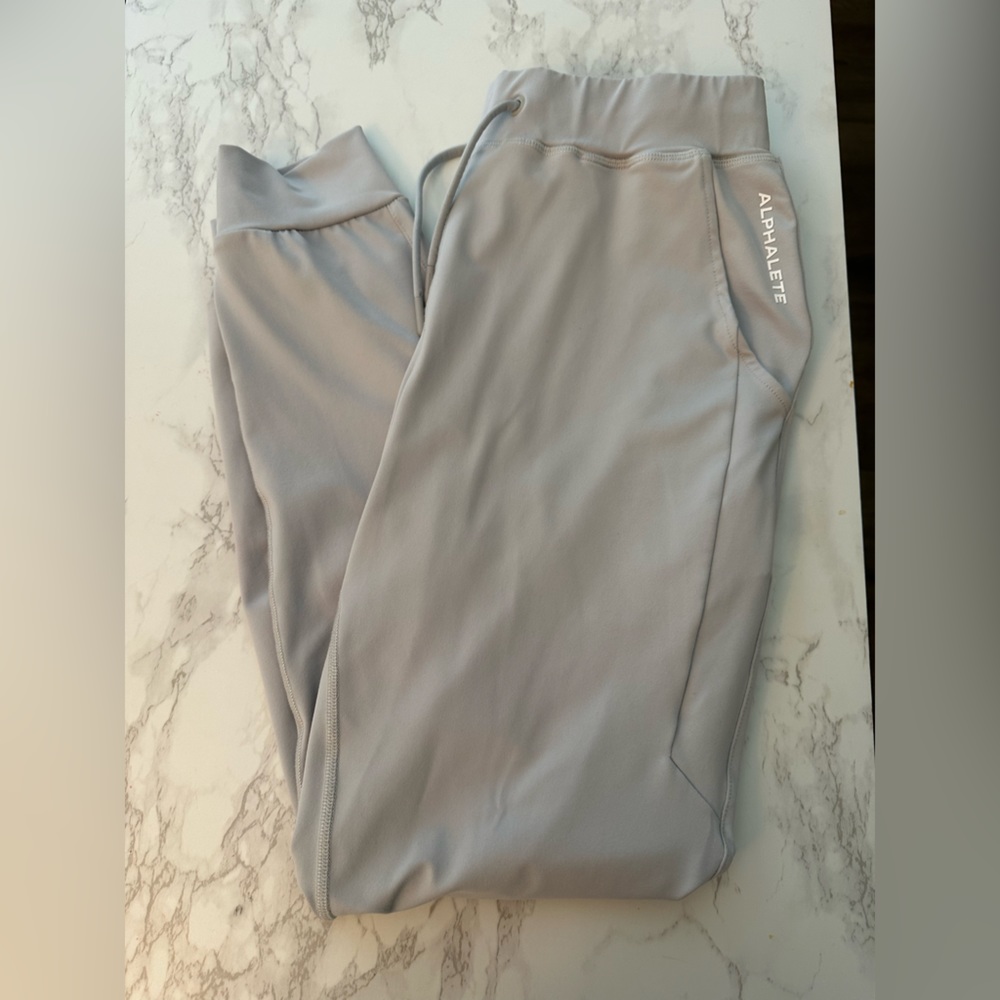 Alphalete Light Gray Joggers Size Medium Never Worn